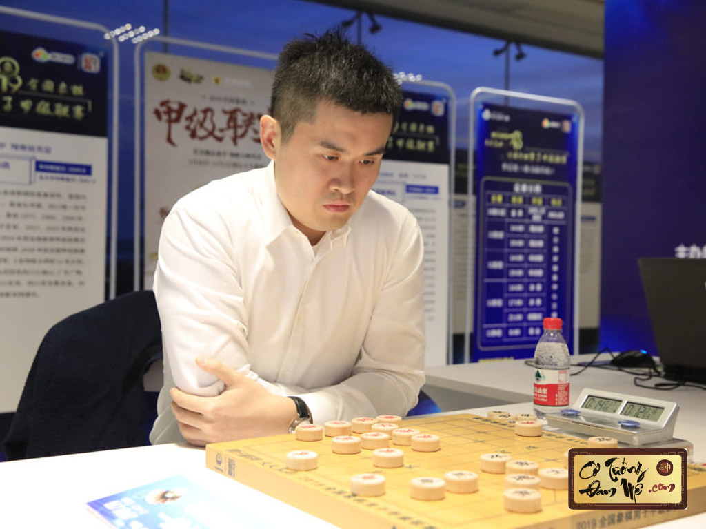 Kỳ thủ Vương Thiên Nhất - Thiên tài cờ tướng và cuộc đời đầy biến động